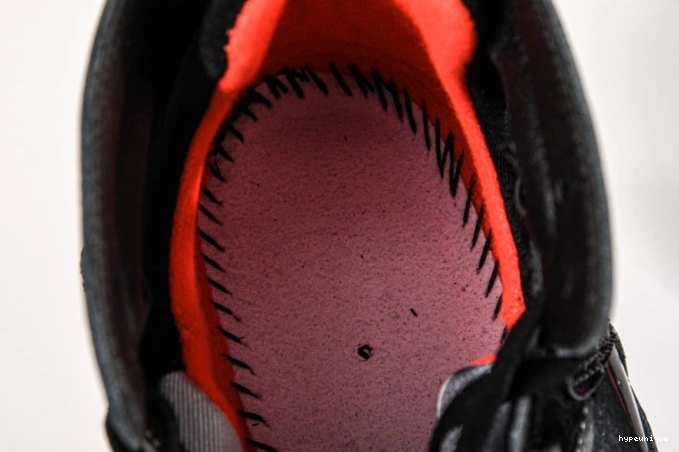HYPE 7 313358-006 Jordan Black Retro Patent Air 0813